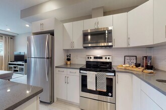 10006-383 83 Ave NW in Edmonton, AB - Building Photo - Building Photo