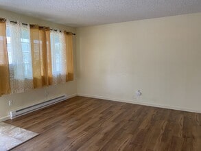 129 E Allen Ave in Chelan, WA - Building Photo - Building Photo
