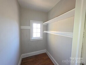 1412 Park Dr, Unit 4 in Charlotte, NC - Foto de edificio - Building Photo