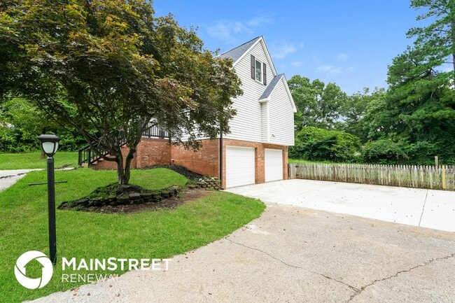 5379 Buxbury Ct in Walkertown, NC - Foto de edificio - Building Photo