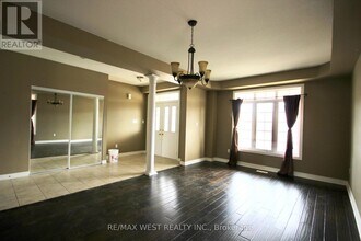 152 The Queensway in Barrie, ON - Building Photo - Building Photo