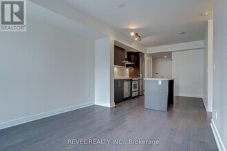 58-1758 Orchard View Blvd in Toronto, ON - Building Photo - Building Photo