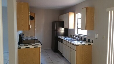 6266 Yorktown Dr in Orlando, FL - Building Photo - Building Photo