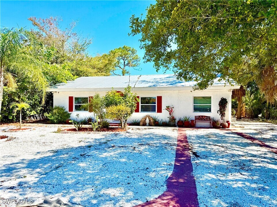 3781 Quails Walk in Bonita Springs, FL - Building Photo