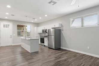 2245 N Dayton St, Unit 5 in Phoenix, AZ - Foto de edificio - Building Photo