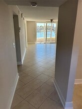 7405 Bay Island Dr S in South Pasadena, FL - Building Photo - Building Photo