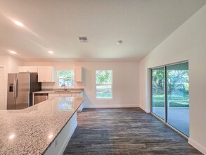 1835 38th Ln in Vero Beach, FL - Building Photo - Building Photo