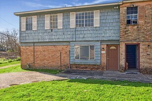 3115 Falk Ct in La Porte, TX - Building Photo