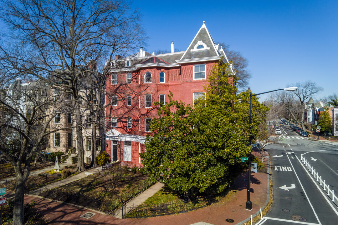 1018 E Capitol St NE in Washington, DC - Building Photo