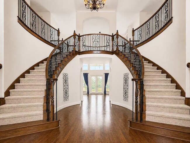 property at 7304 Meadow Glen Dr