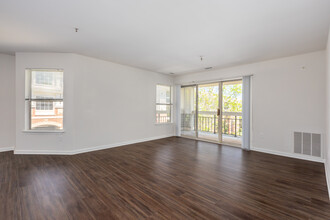 Columbia Crossing in Arlington, VA - Building Photo - Interior Photo