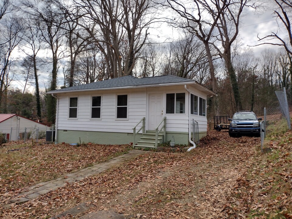 3642 Yale Ave in Winston-Salem, NC - Building Photo