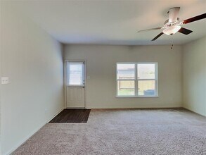 105 Pettigrew Ct in Jarrell, TX - Building Photo - Building Photo