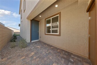 3508 Luca Pt Ave in Henderson, NV - Foto de edificio - Building Photo