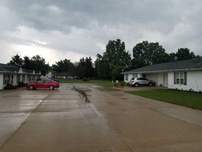 property at 1112 Oakview Dr