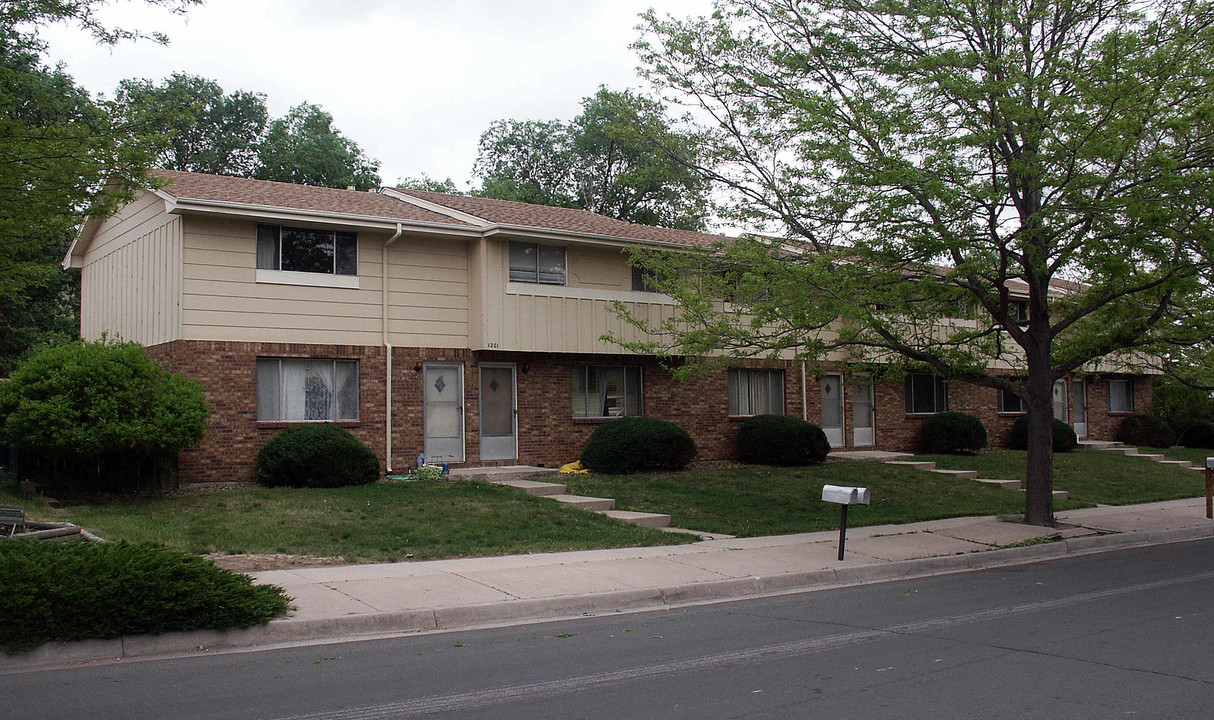 Delaware Townhomes in Colorado Springs, CO - Building Photo