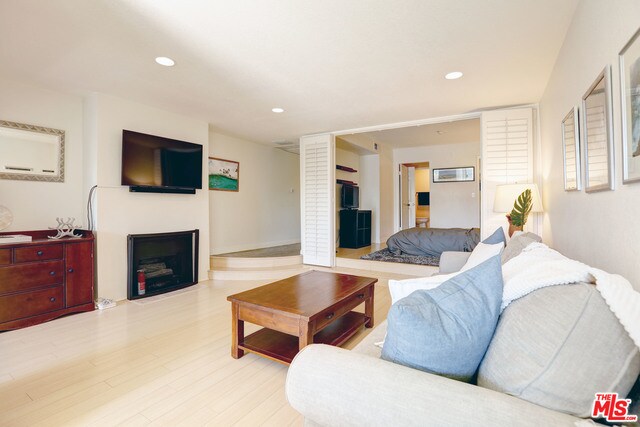 1355 N Sierra Bonita Ave-Unit -410 in Los Angeles, CA - Building Photo - Building Photo