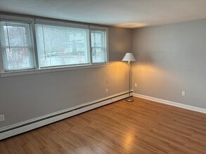 170 Johnson St, Unit D in Leominster, MA - Building Photo - Building Photo