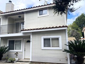 117 Sunset Dr in Thousand Oaks, CA - Building Photo