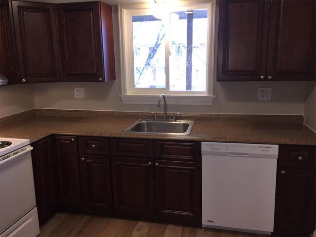 1021 Delaware Dr in Colorado Springs, CO - Building Photo - Building Photo