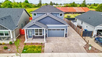 1026-KE1026 Sassafras St in Independence, OR - Building Photo