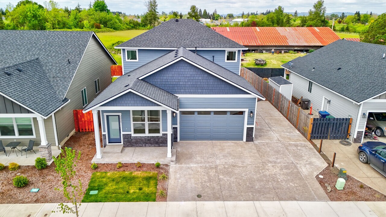 1026-KE1026 Sassafras St in Independence, OR - Building Photo