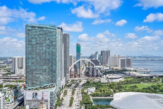 398 NE 5th St in Miami, FL - Building Photo - Building Photo