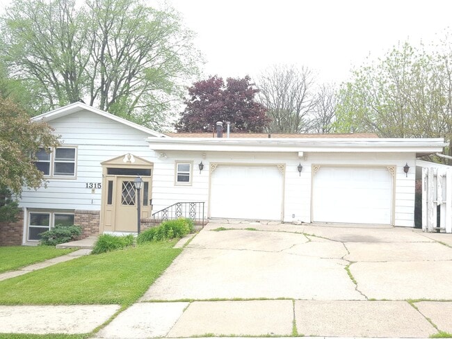 property at 1315 College St