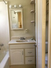 823 N Clybourn Ave, Unit Clybourn in Burbank, CA - Building Photo - Building Photo
