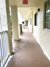 10700 NW 66th St in Doral, FL - Building Photo - Building Photo