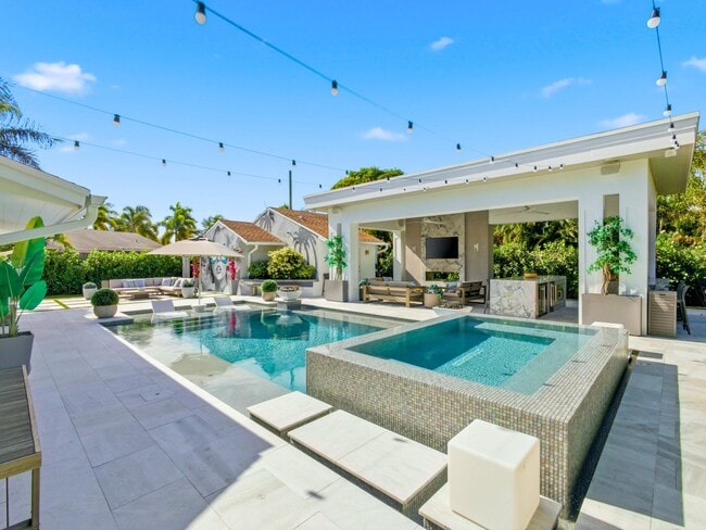 2210 NE 3rd Ave in Delray Beach, FL - Building Photo - Building Photo