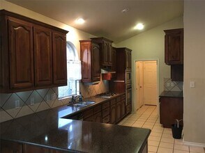 10401 Stoneside Trl in Fort Worth, TX - Building Photo - Building Photo
