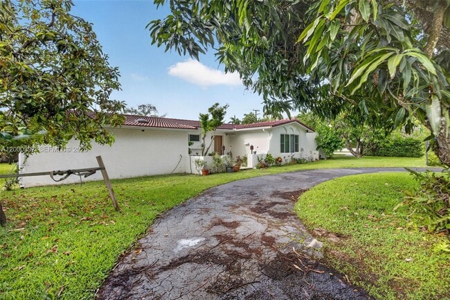 7690 SW 128th St in Miami, FL - Building Photo - Building Photo