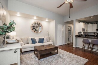 952 Myrtle St NE in Atlanta, GA - Building Photo - Building Photo