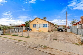 209 N Seville Dr in El Paso, TX - Building Photo - Building Photo