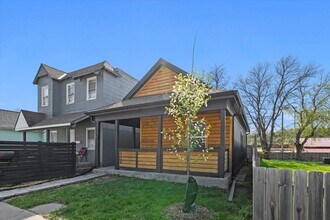 2728 Holly St in Kansas City, MO - Building Photo - Building Photo
