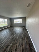 4095 N Dower Ave in Fresno, CA - Building Photo - Building Photo