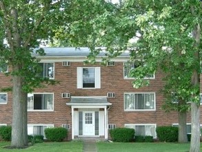 Elmwood Oaks in Clawson, MI - Building Photo - Building Photo