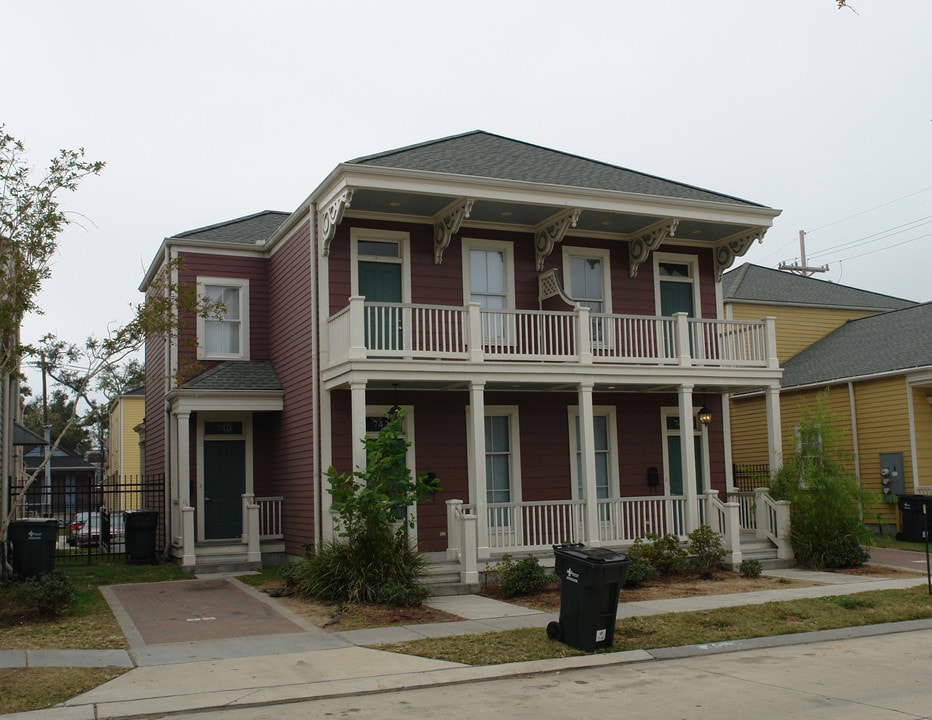 740 Adele Dr in New Orleans, LA - Foto de edificio