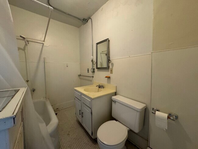 132 Simpson St in Morgantown, WV - Building Photo - Building Photo