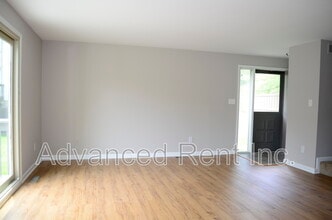 24 Dendron Ct in Parkville, MD - Foto de edificio - Building Photo