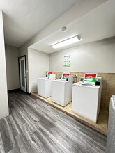 4364 N Kenmore Ave, Unit 402 in Chicago, IL - Building Photo - Building Photo