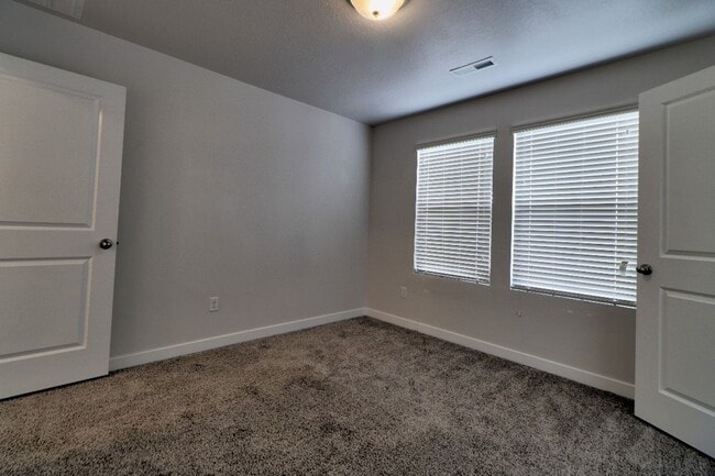 518 S Highpoint Dr in Saratoga Springs, UT - Building Photo - Building Photo