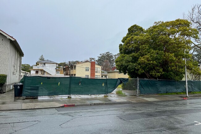 1214 Donnelly Ave in Burlingame, CA - Building Photo - Building Photo