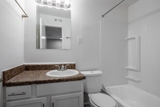 Gibson Creek Apartments in Madison, TN - Building Photo - Interior Photo