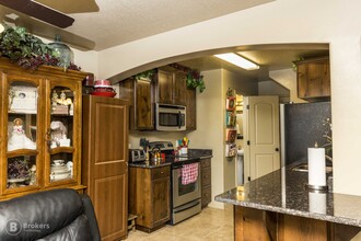 1000 E Bluff View Dr in Washington, UT - Building Photo - Building Photo
