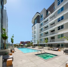 Nova Apartments on Wilshire in Los Angeles, CA - Building Photo - Building Photo