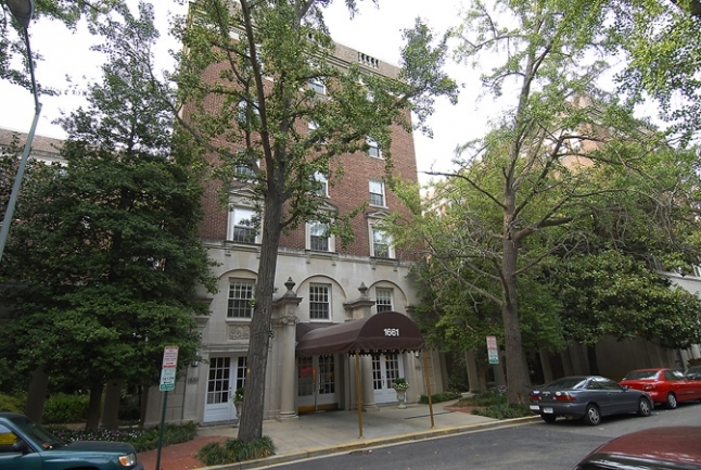 1661 Crescent Pl NW in Washington, DC - Foto de edificio - Building Photo