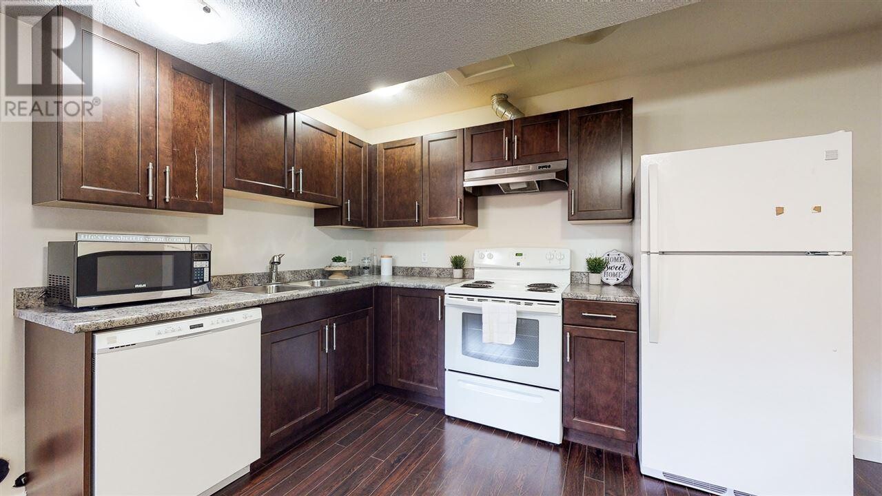8632-8684 84 St in Fort St John, BC - Building Photo