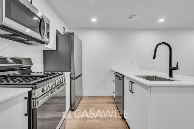 15418-15496 96 Ave NW in Edmonton, AB - Building Photo - Building Photo